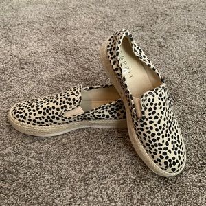 Esprit canvas loafer. Gently worn. Like new. Woven detail around sole. Leopard.